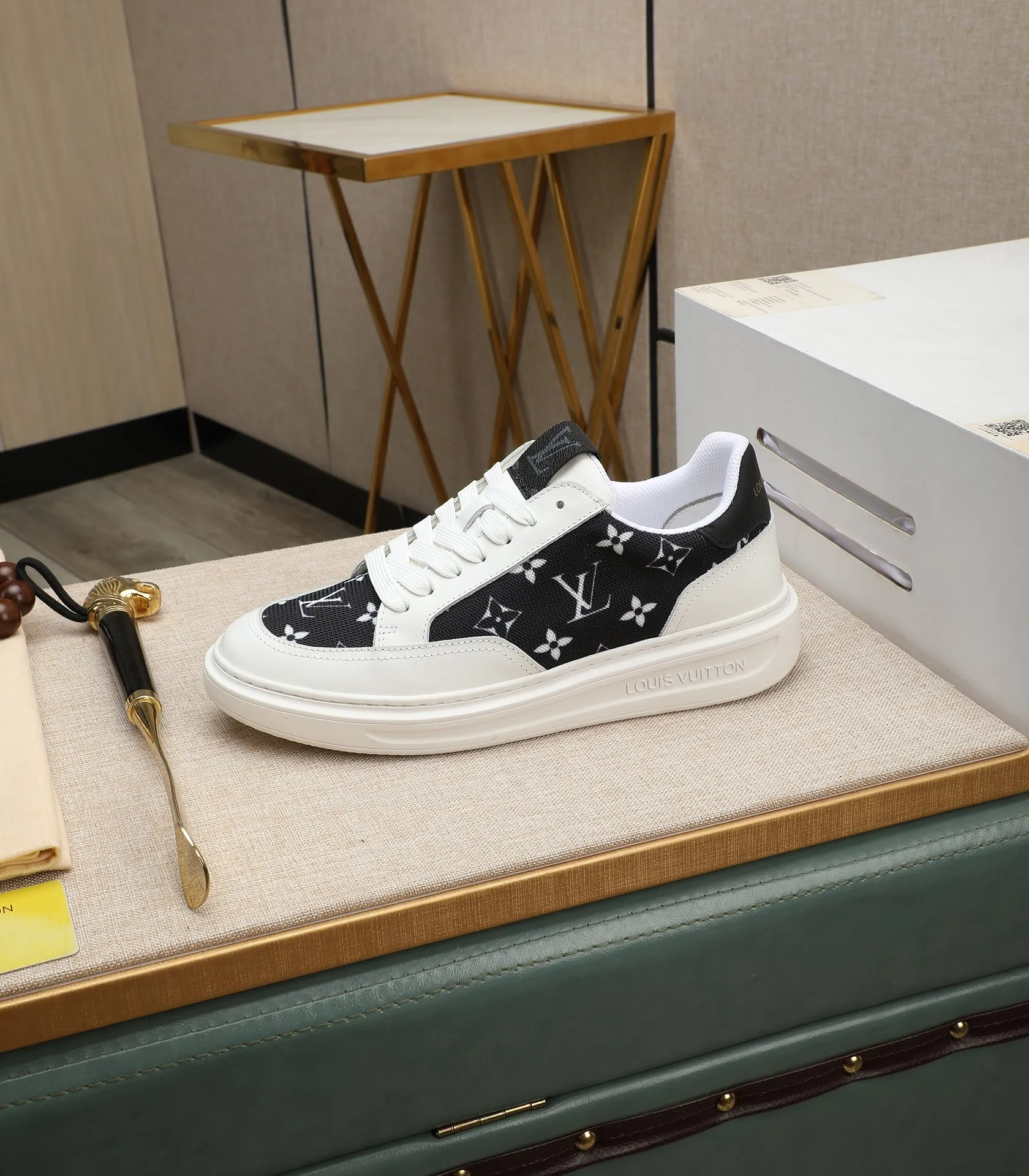 Men's shoes 💰540 💰(Niuli: full package) louis vuitton (Louis Vuitton/lv) top 🔍🔍 new models are on sale at the same time at the counter. The upper 🇮🇹 is imported from Italy, first-layer cowhide, and the lining is fully imported cowhide. 💪💪, completely 1⃣️ to 1 ⃣️Re-engraved🇮🇹💪💪, ⚠Sole: The original sole is specially provided by the original factory, the exclusive movable molded sole is super comfortable, ⚠The original factory follows the order, 🔍🔍high quality, you can enter and exit the counter at will, welcome to compare⚠. Code number:38-44